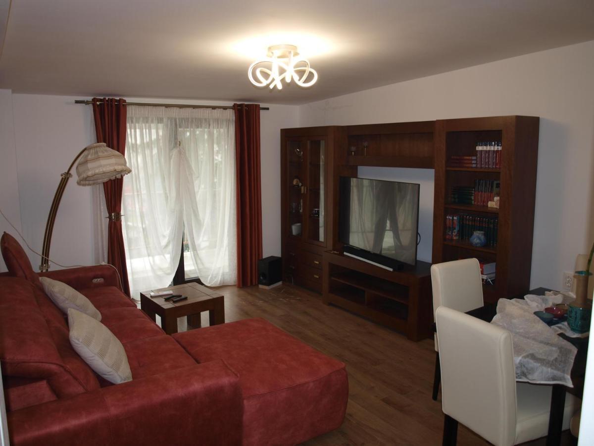 Amavera Apartment Targu Jiu Exterior photo