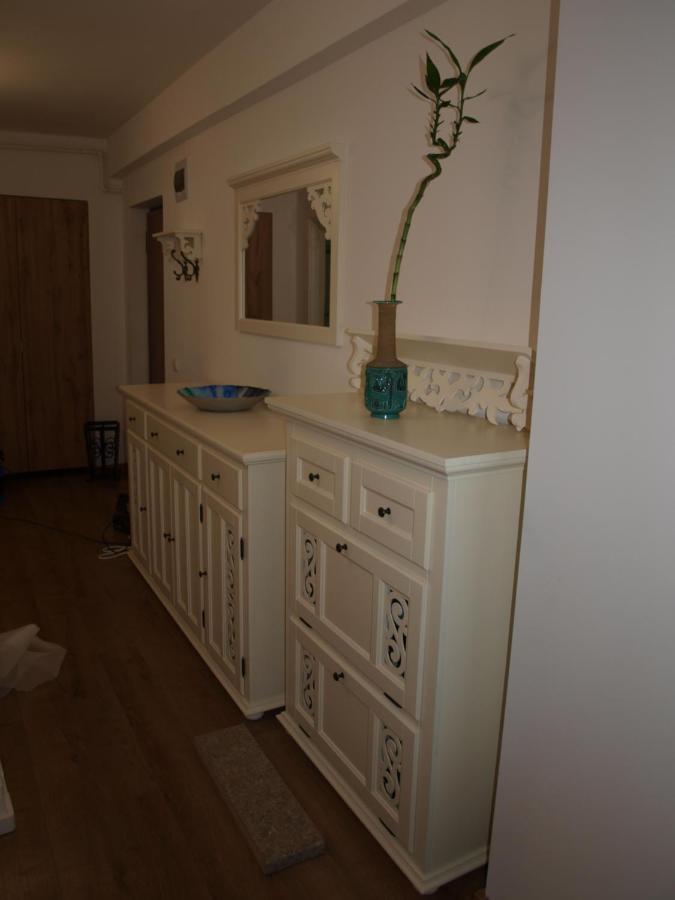 Amavera Apartment Targu Jiu Exterior photo